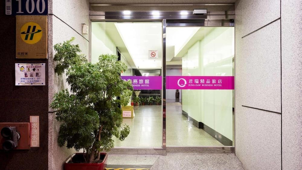 טאיצ'ונג Zaw Jung Business Hotel מראה חיצוני תמונה