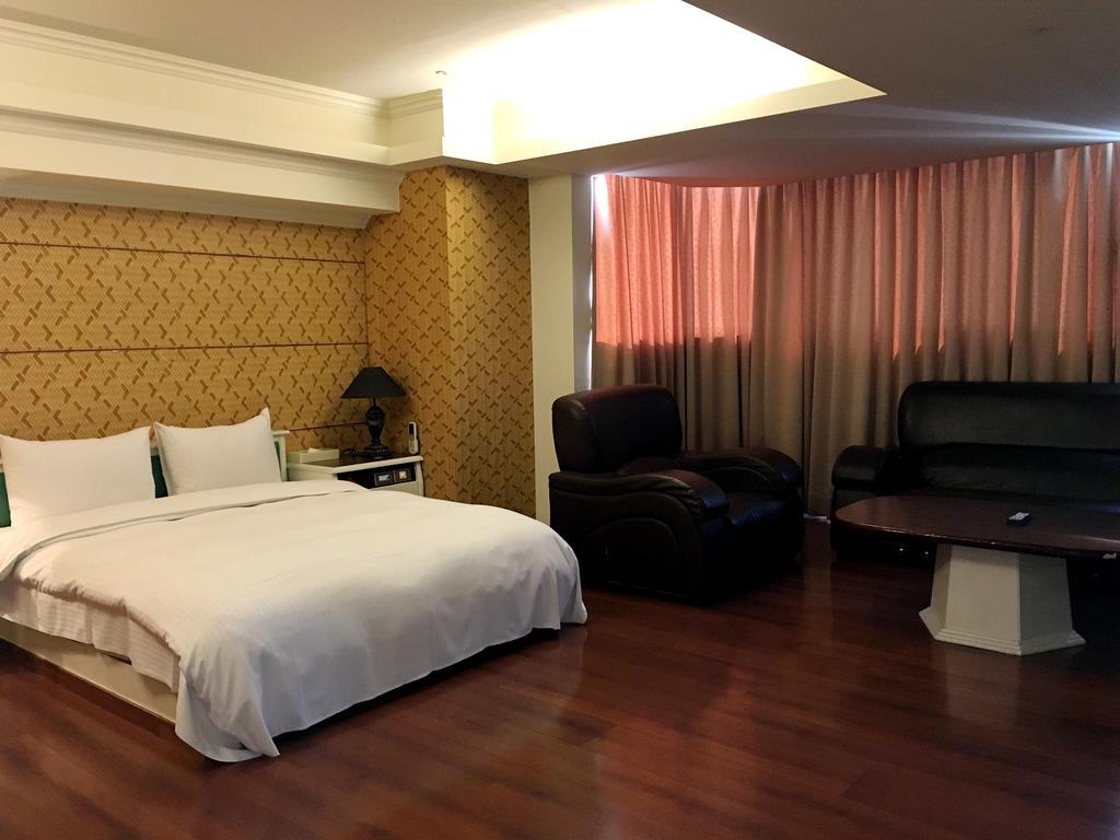 טאיצ'ונג Zaw Jung Business Hotel מראה חיצוני תמונה