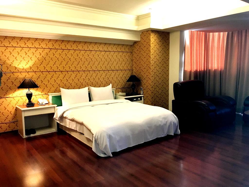 טאיצ'ונג Zaw Jung Business Hotel מראה חיצוני תמונה