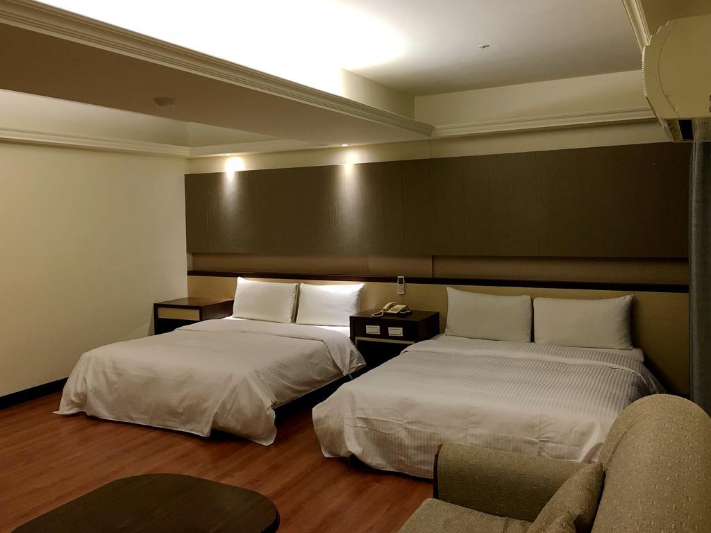 טאיצ'ונג Zaw Jung Business Hotel מראה חיצוני תמונה