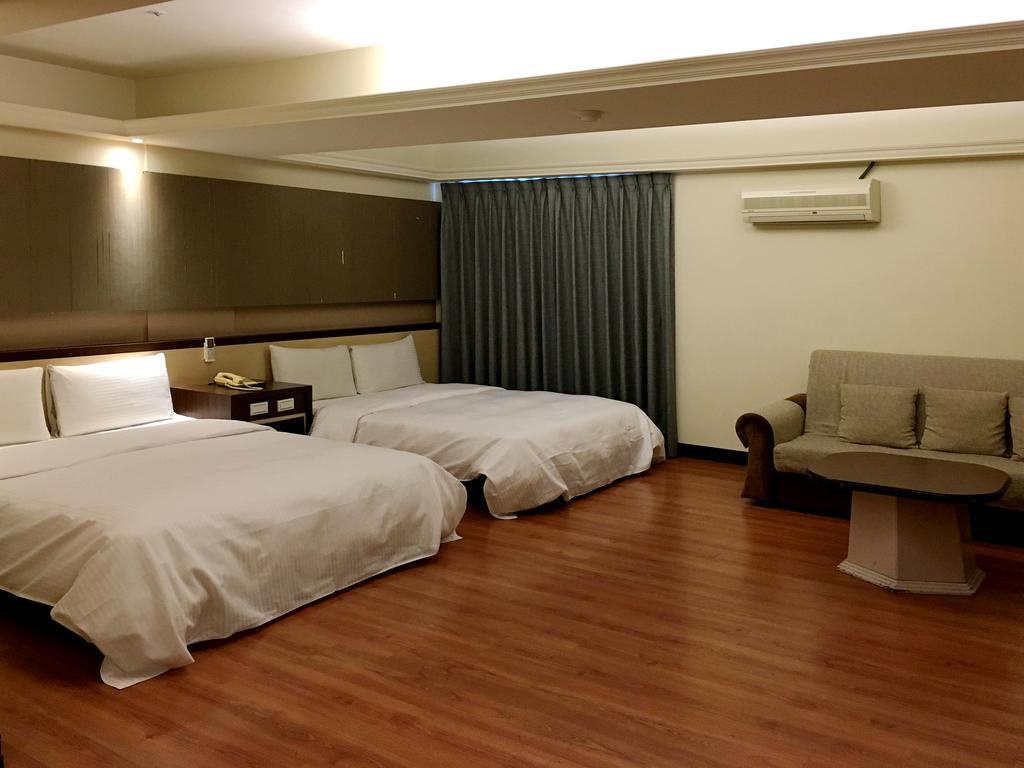טאיצ'ונג Zaw Jung Business Hotel מראה חיצוני תמונה