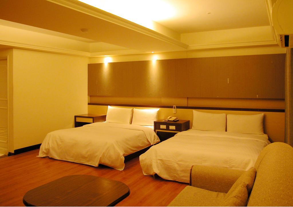 טאיצ'ונג Zaw Jung Business Hotel מראה חיצוני תמונה