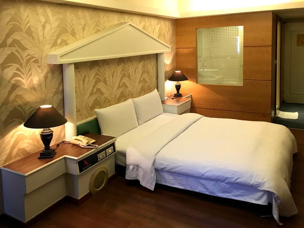 טאיצ'ונג Zaw Jung Business Hotel מראה חיצוני תמונה