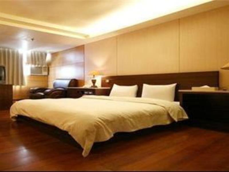 טאיצ'ונג Zaw Jung Business Hotel מראה חיצוני תמונה